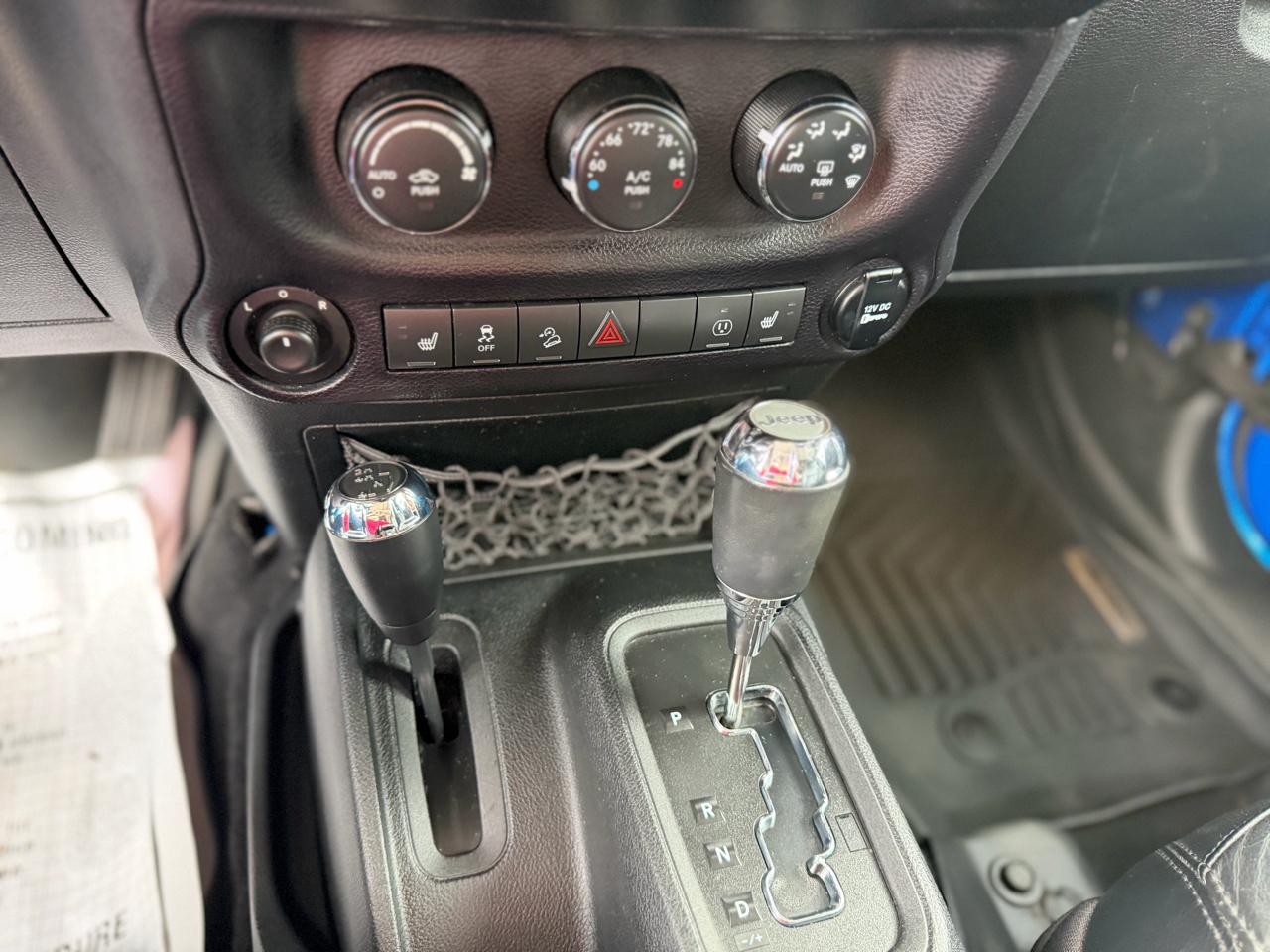 Jeep Wrangler Unlimited Sahara 4WD 2014