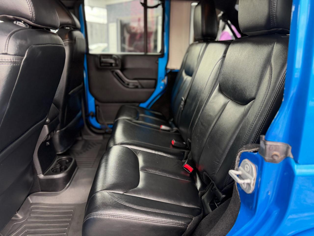 Jeep Wrangler Unlimited Sahara 4WD 2014