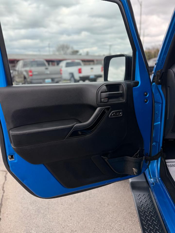 Jeep Wrangler Unlimited Sahara 4WD 2014