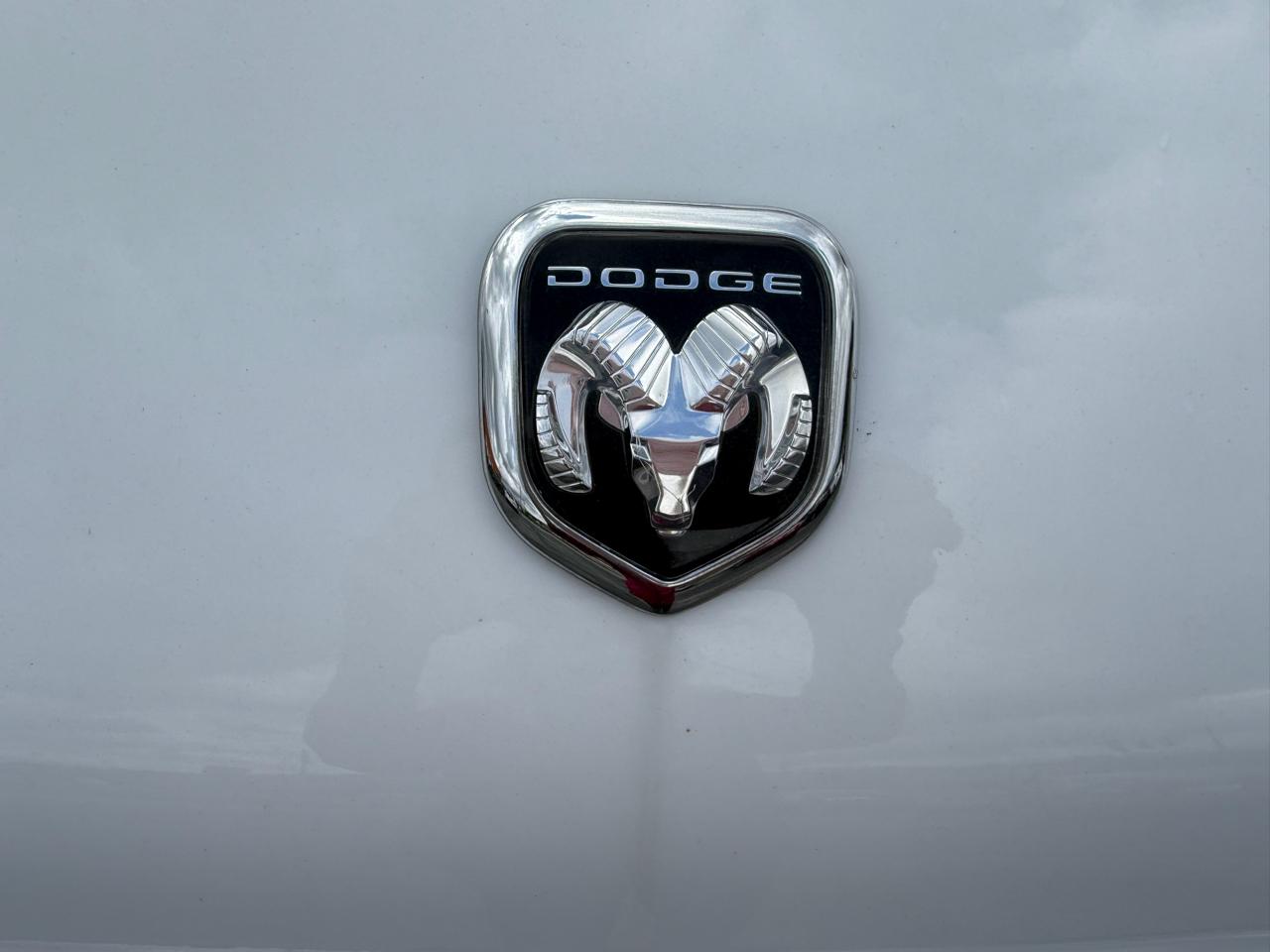 Dodge Ram Van 1500 SWB 2003