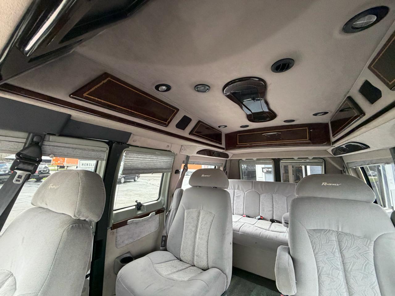 Dodge Ram Van 1500 SWB 2003