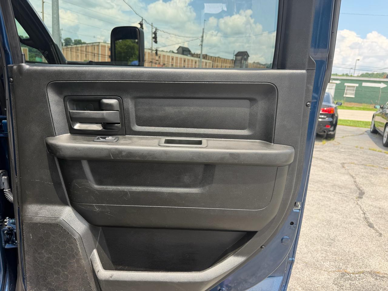 RAM 2500 Tradesman Crew Cab LWB 2WD 2022
