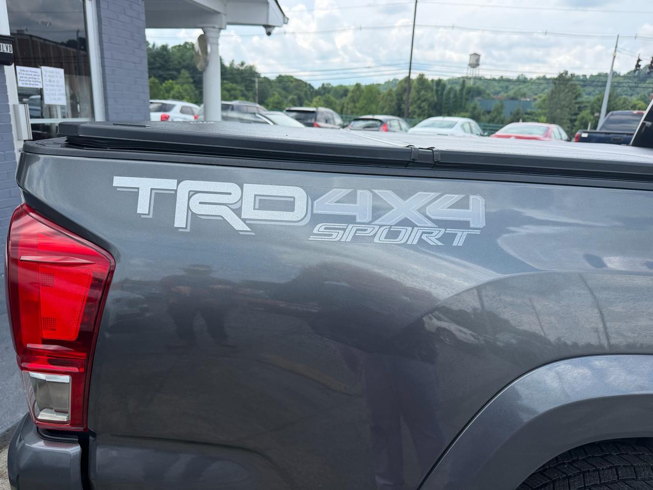 Toyota Tacoma SR5 Double Cab Super Long Bed V6 6AT 4WD 2017