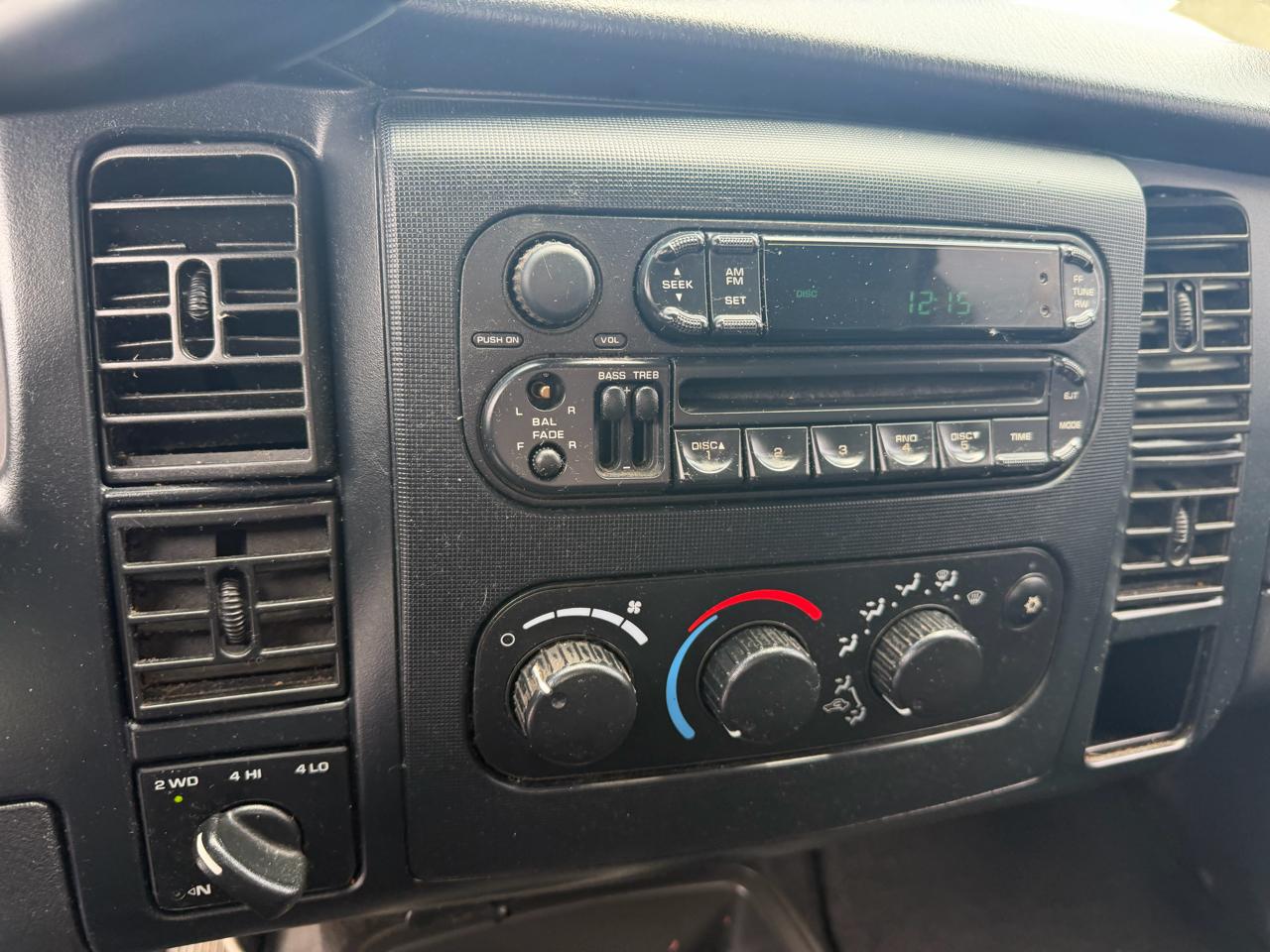 Dodge Dakota SLT Quad Cab 4WD 2004