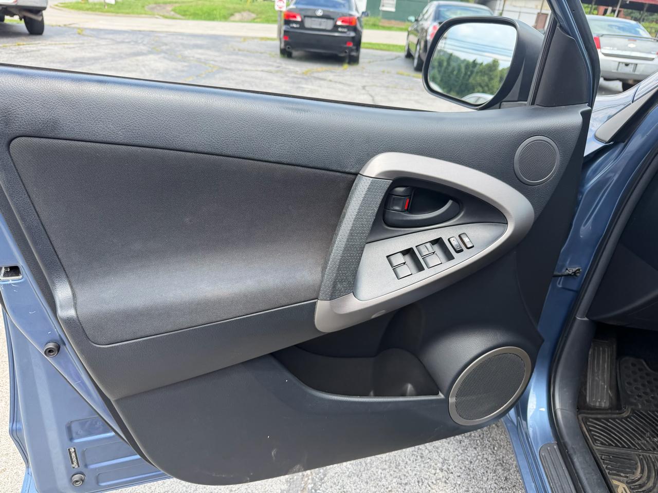 Toyota RAV4 Sport I4 4WD 2007