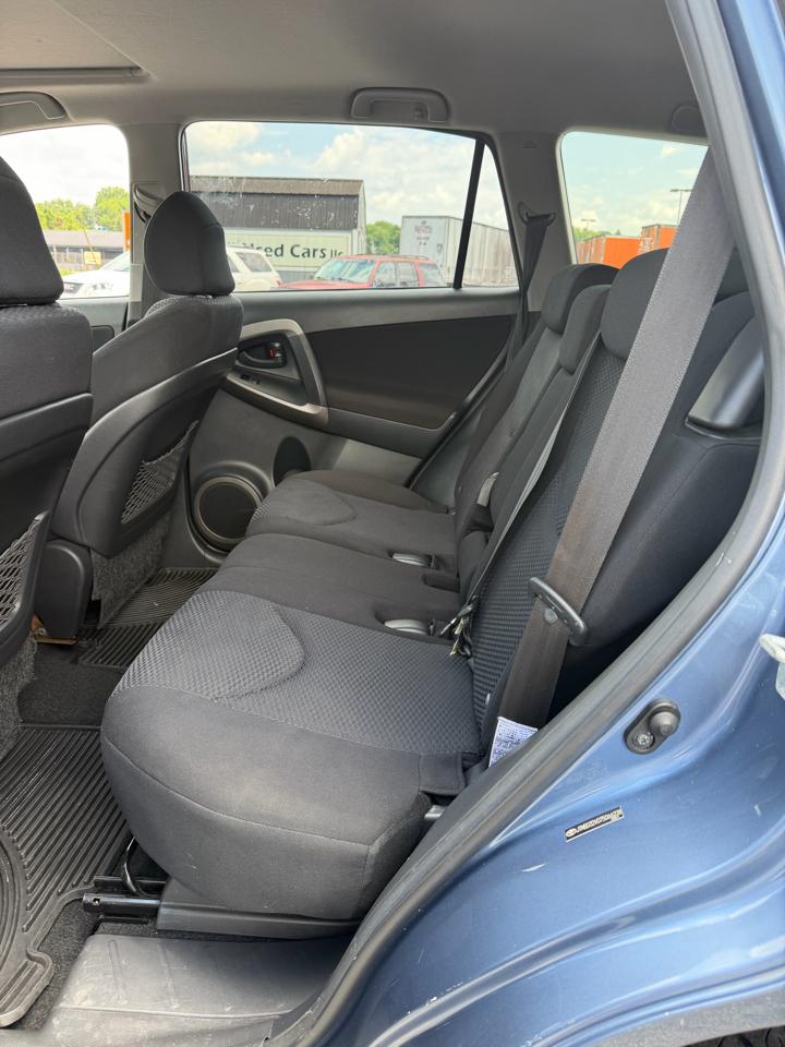 Toyota RAV4 Sport I4 4WD 2007