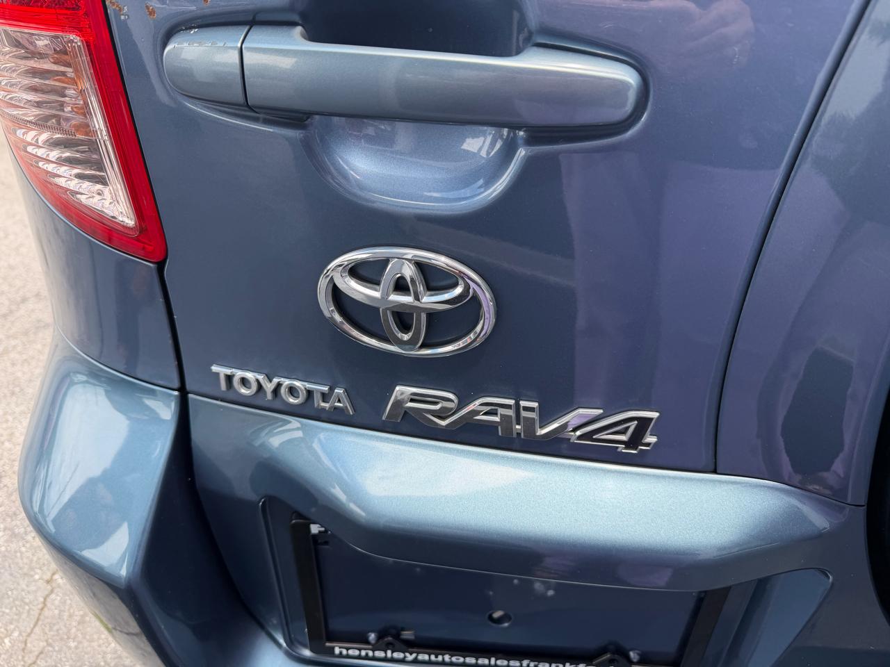 Toyota RAV4 Sport I4 4WD 2007