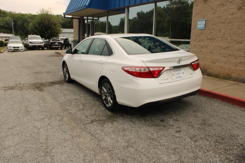 Toyota Camry XLE Auto (Natl) 2017