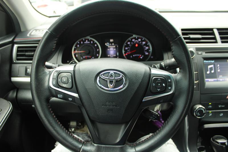 Toyota Camry XLE Auto (Natl) 2017