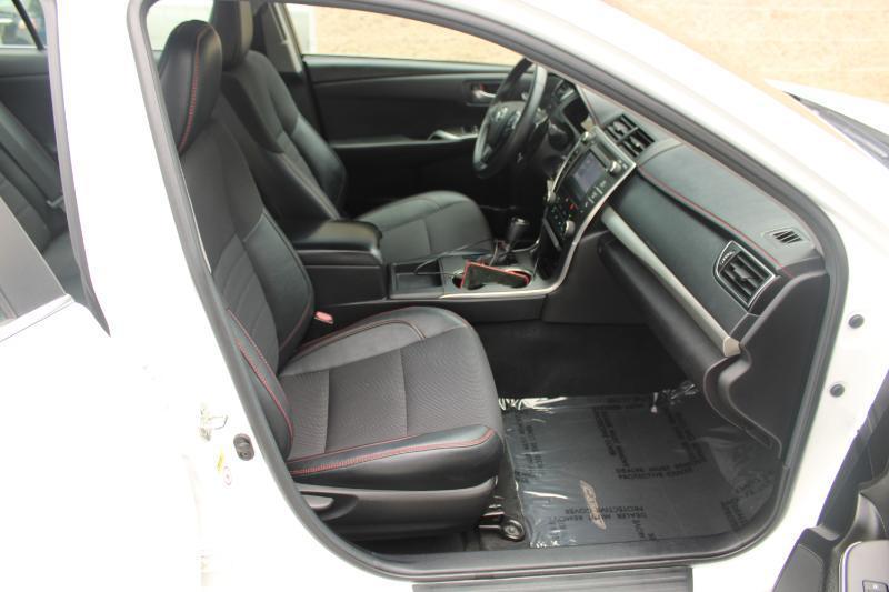 Toyota Camry XLE Auto (Natl) 2017