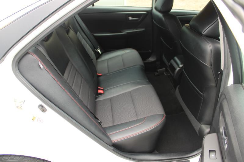 Toyota Camry XLE Auto (Natl) 2017