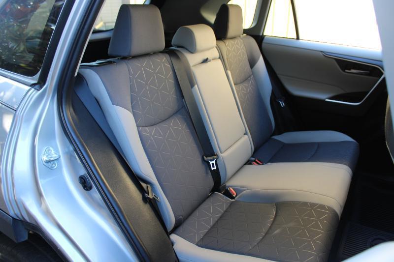 Toyota RAV4 Hybrid XLE AWD (Natl) 2021