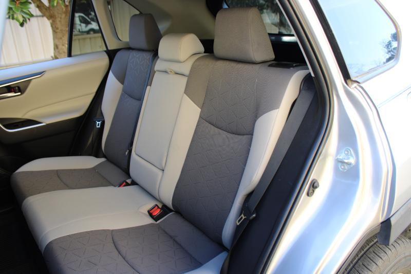 Toyota RAV4 Hybrid XLE AWD (Natl) 2021