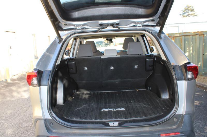 Toyota RAV4 Hybrid XLE AWD (Natl) 2021