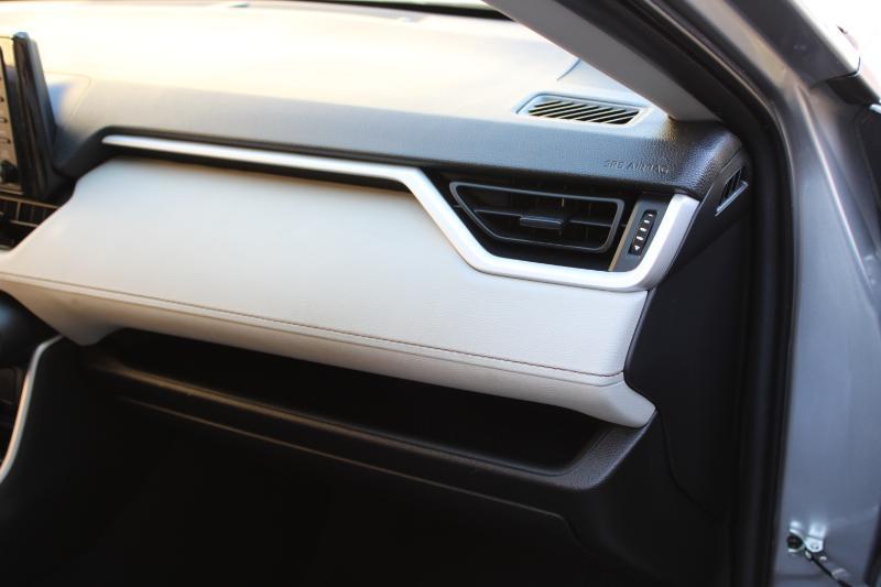 Toyota RAV4 Hybrid XLE AWD (Natl) 2021