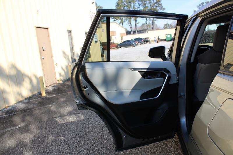 Toyota RAV4 Hybrid XLE AWD (Natl) 2021