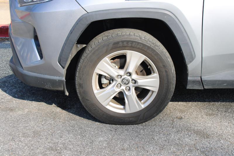 Toyota RAV4 Hybrid XLE AWD (Natl) 2021