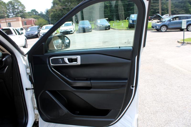 2021 Ford Explorer Base photo 16