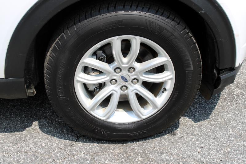 2021 Ford Explorer Base photo 17