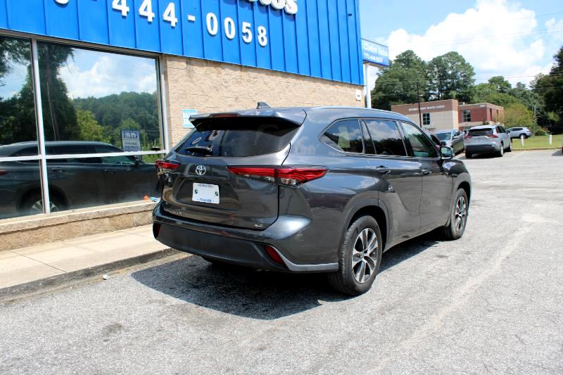 2020 Toyota Highlander XLE photo 2