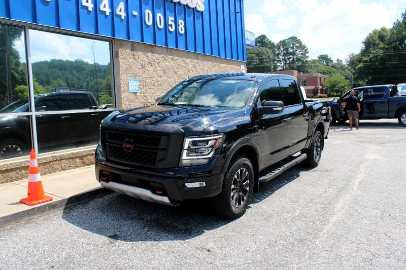 2021 Nissan Titan Crew Cab PRO-4X photo 3