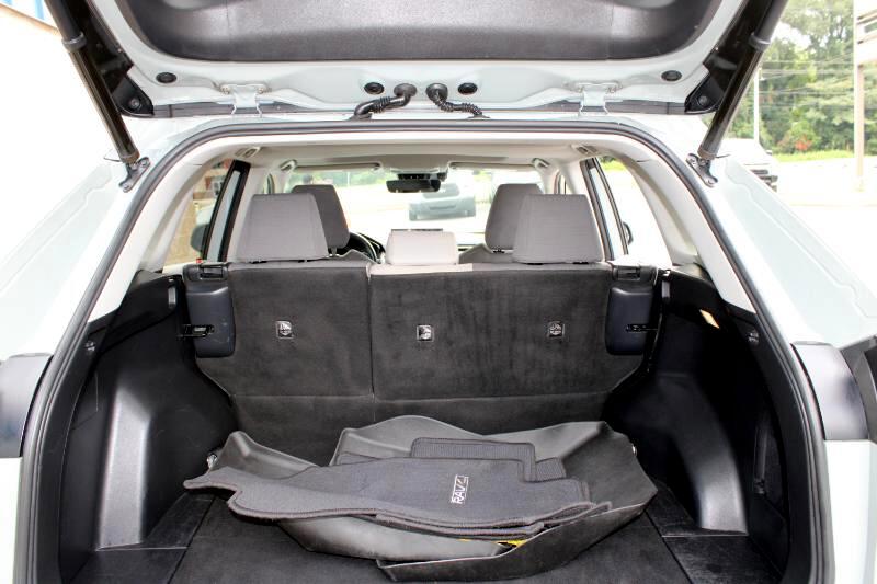 2019 Toyota RAV4 Hybrid XLE photo 15