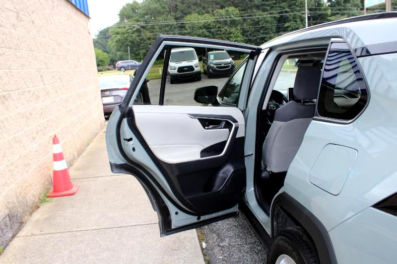 2019 Toyota RAV4 Hybrid XLE photo 18