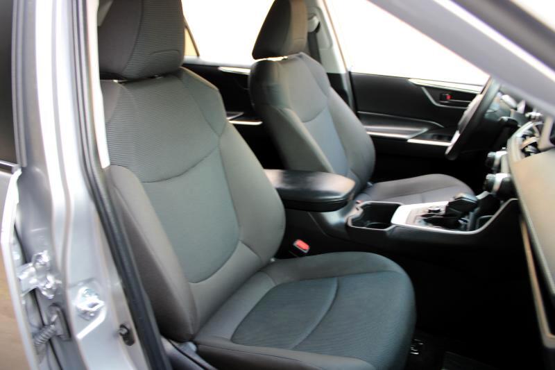 Toyota RAV4 Hybrid LE AWD (Natl) 2023
