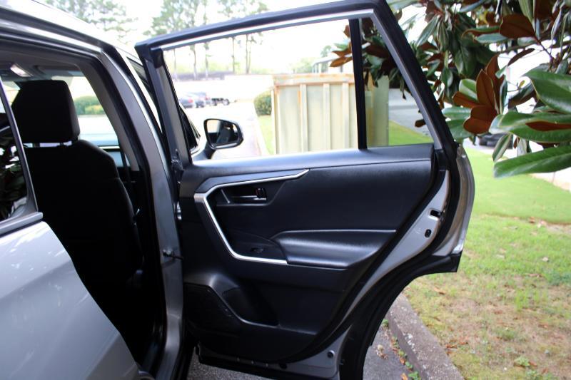 Toyota RAV4 Hybrid LE AWD (Natl) 2023