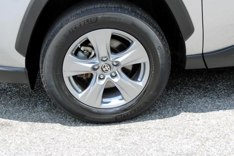 Toyota RAV4 Hybrid LE AWD (Natl) 2023