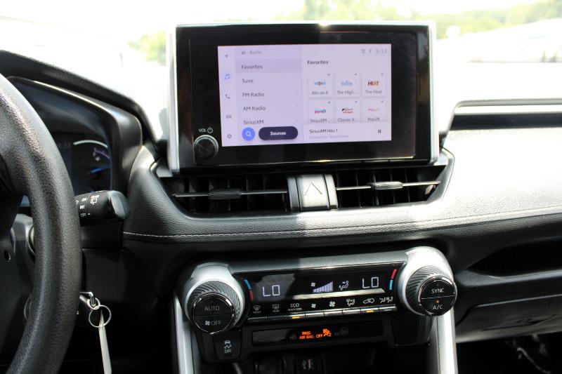 Toyota RAV4 Hybrid LE AWD (Natl) 2023