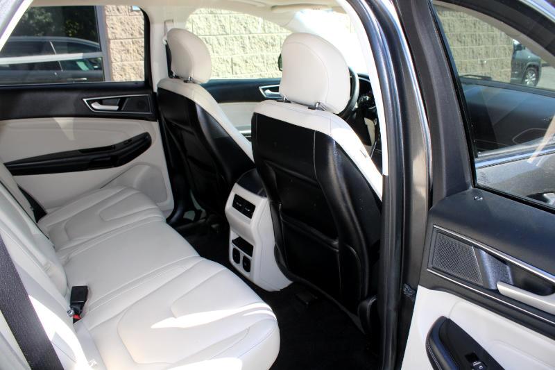 2019 Ford Edge Titanium photo 15