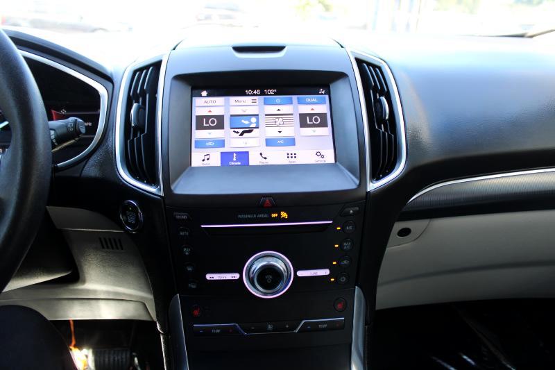 2019 Ford Edge Titanium photo 24