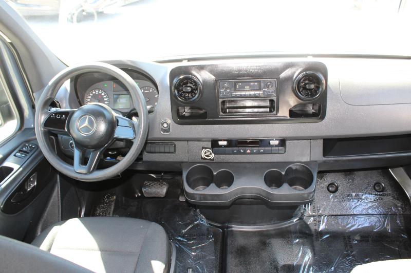 Mercedes-Benz Sprinter Van 2500 Standard Roof V6 144" RWD 2019