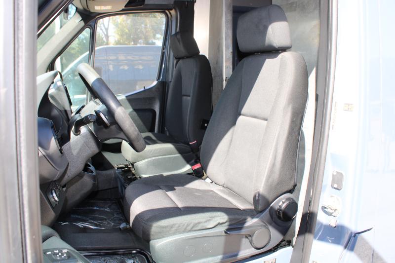 Mercedes-Benz Sprinter Van 2500 Standard Roof V6 144" RWD 2019
