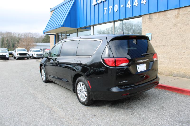 Chrysler Voyager LX FWD 2022