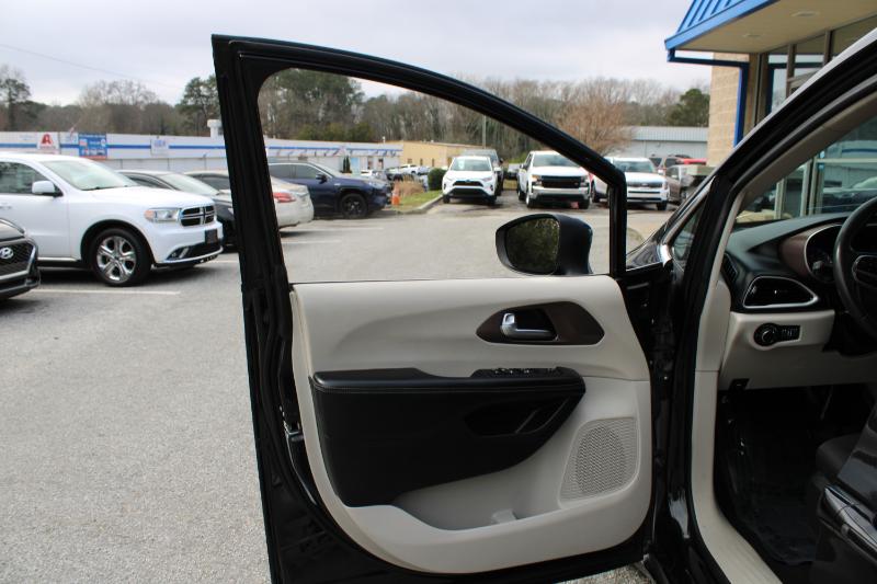 Chrysler Voyager LX FWD 2022