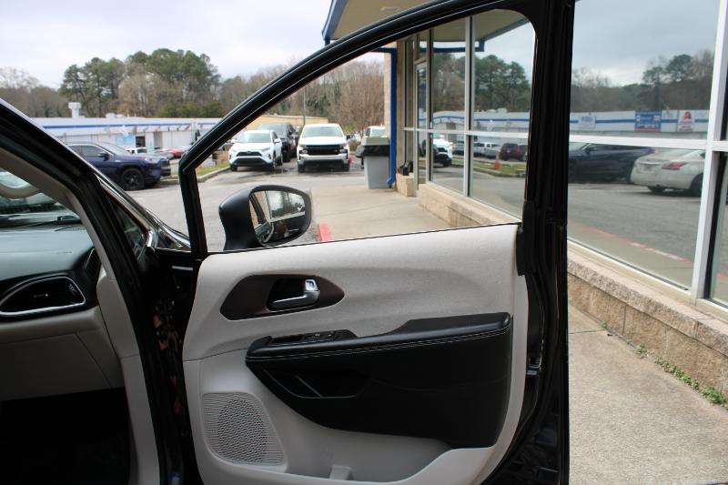 Chrysler Voyager LX FWD 2022