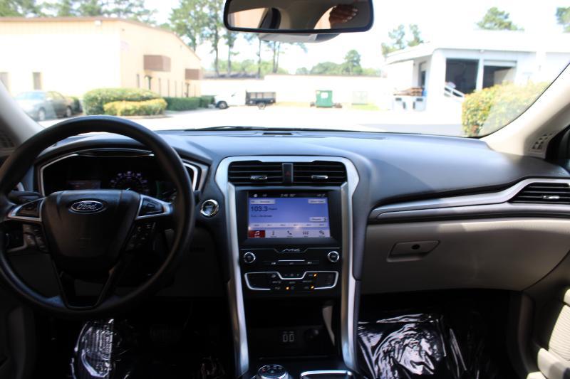 Ford Fusion SE FWD 2019