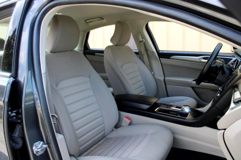 Ford Fusion SE FWD 2019