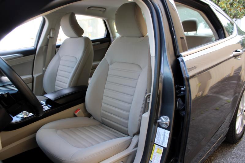 Ford Fusion SE FWD 2019