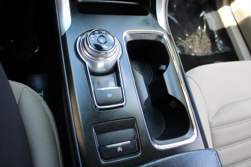 Ford Fusion SE FWD 2019