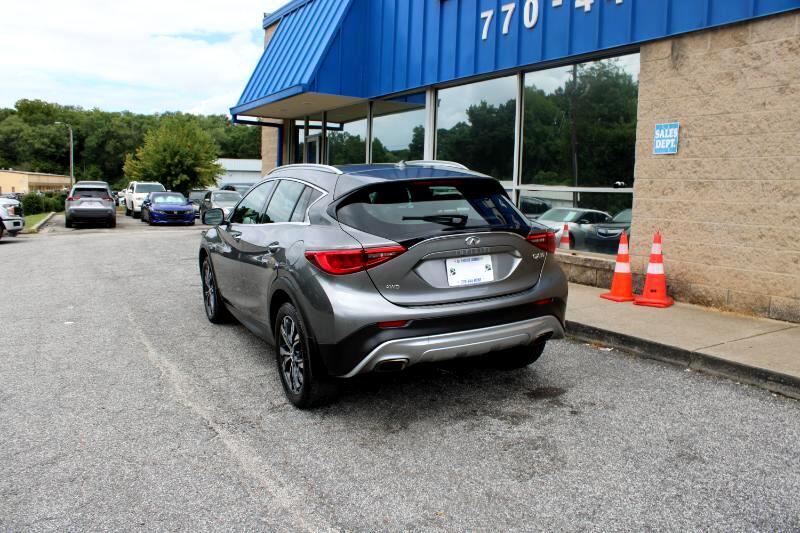 2018 Infiniti QX30 Premium photo 4