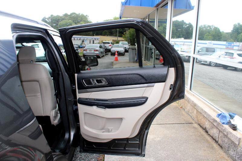 Ford Explorer XLT FWD 2019