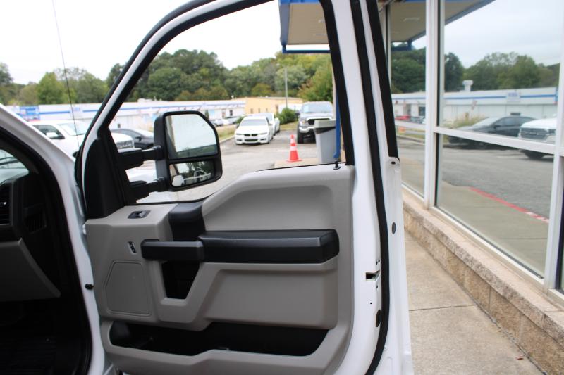 Ford Super Duty F-350 SRW XLT 2WD Reg Cab 8' Box 2019