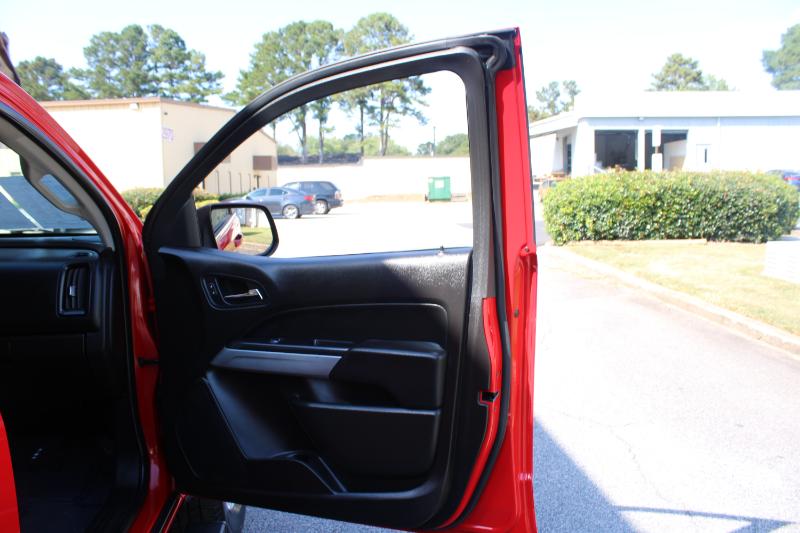 2018 Chevrolet Colorado LT photo 20