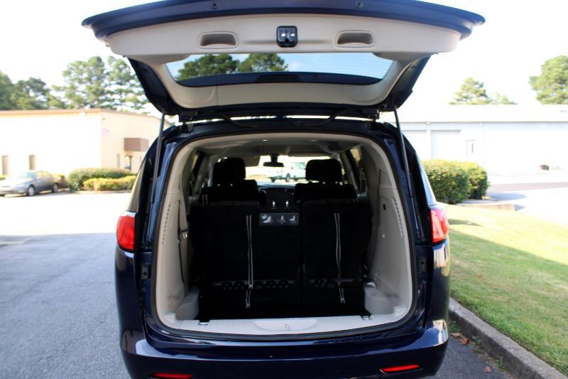 2020 Chrysler Voyager LX photo 15