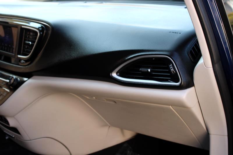 2020 Chrysler Voyager LX photo 18