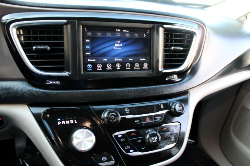 2020 Chrysler Voyager LX photo 23