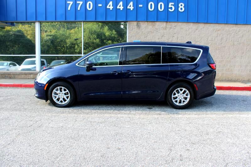 2020 Chrysler Voyager LX photo 26